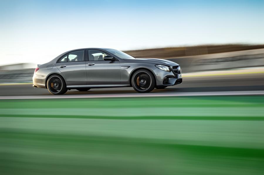  Mercedes-AMG E63 S 4Matic 2017 года  (WW) (фото 33 из 52)